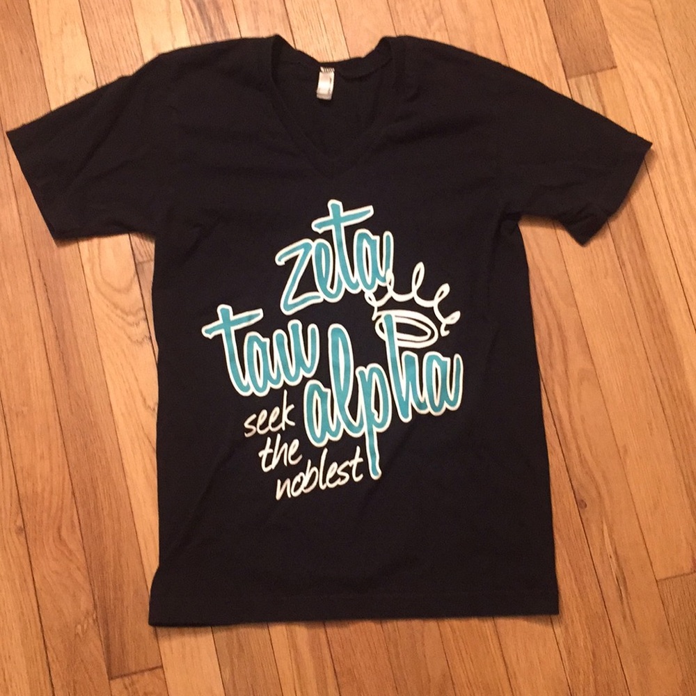 ZTA seek the noblest V-neck Tee